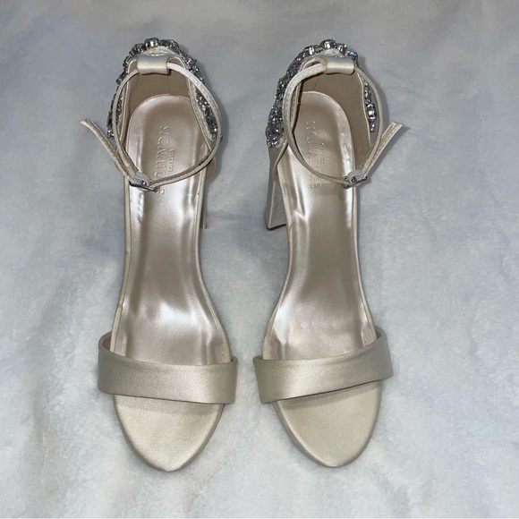 🔥 Crystal Embroidered Satin Platform Heel - Picture 7 of 8